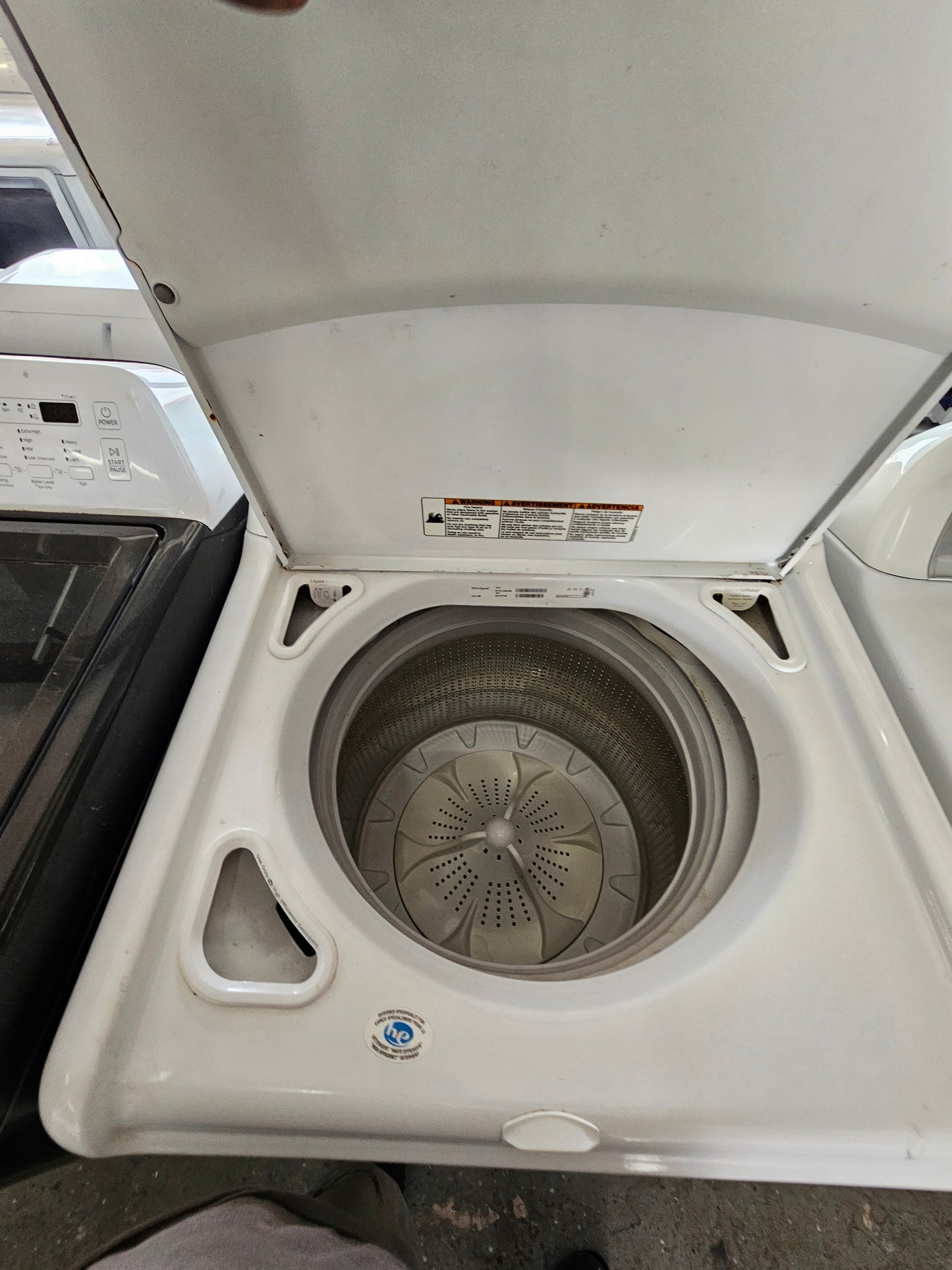 Whirlpool Cabrio High-Efficiency Top Load Washer