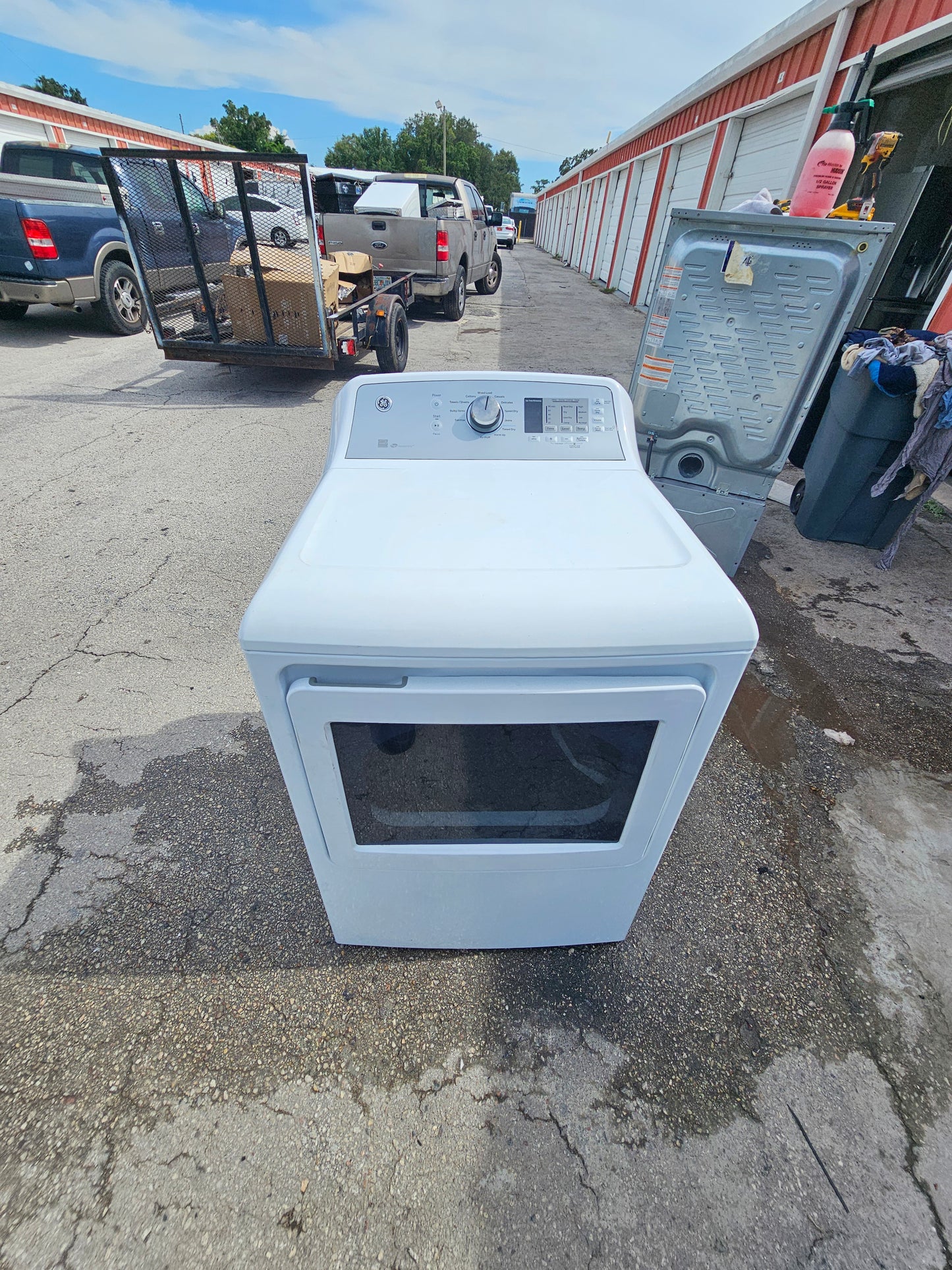 GE 7.4 cu. ft. Capacity Electric Dryer with HE Sensor Dry