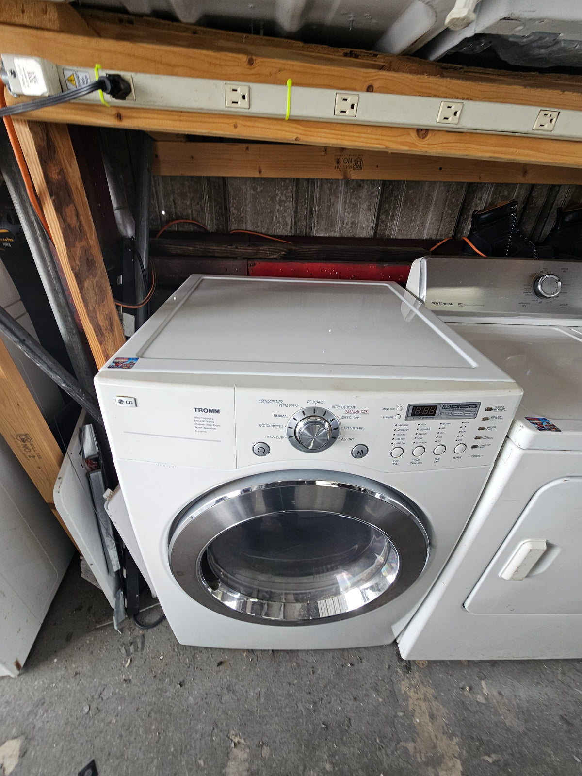 LG DLE5977W Electric Dryer