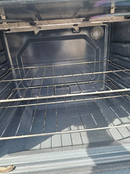 Whirlpool White Electric Stove