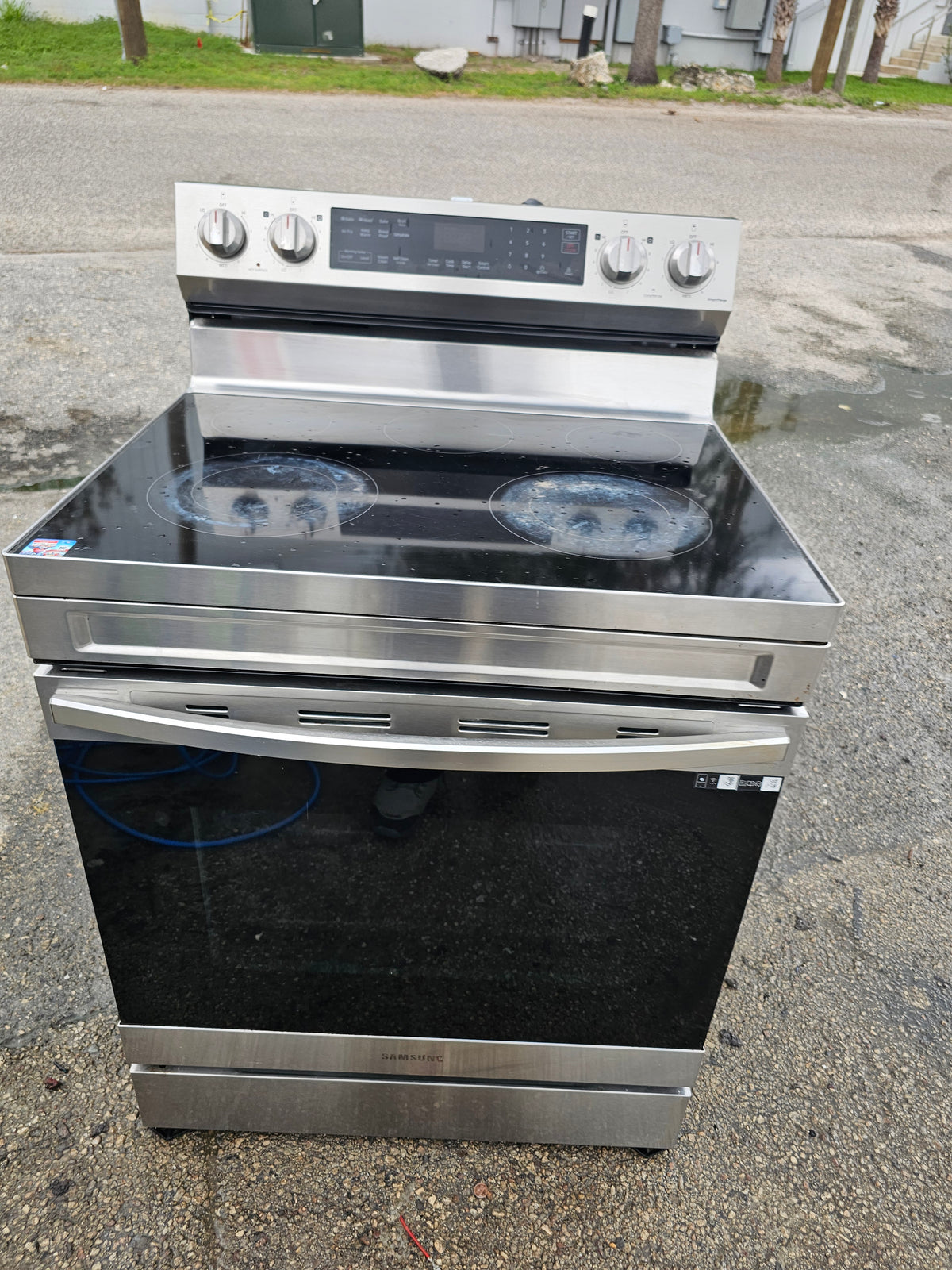 Samsung 6.3 Cu. Ft. Freestanding Electric Range