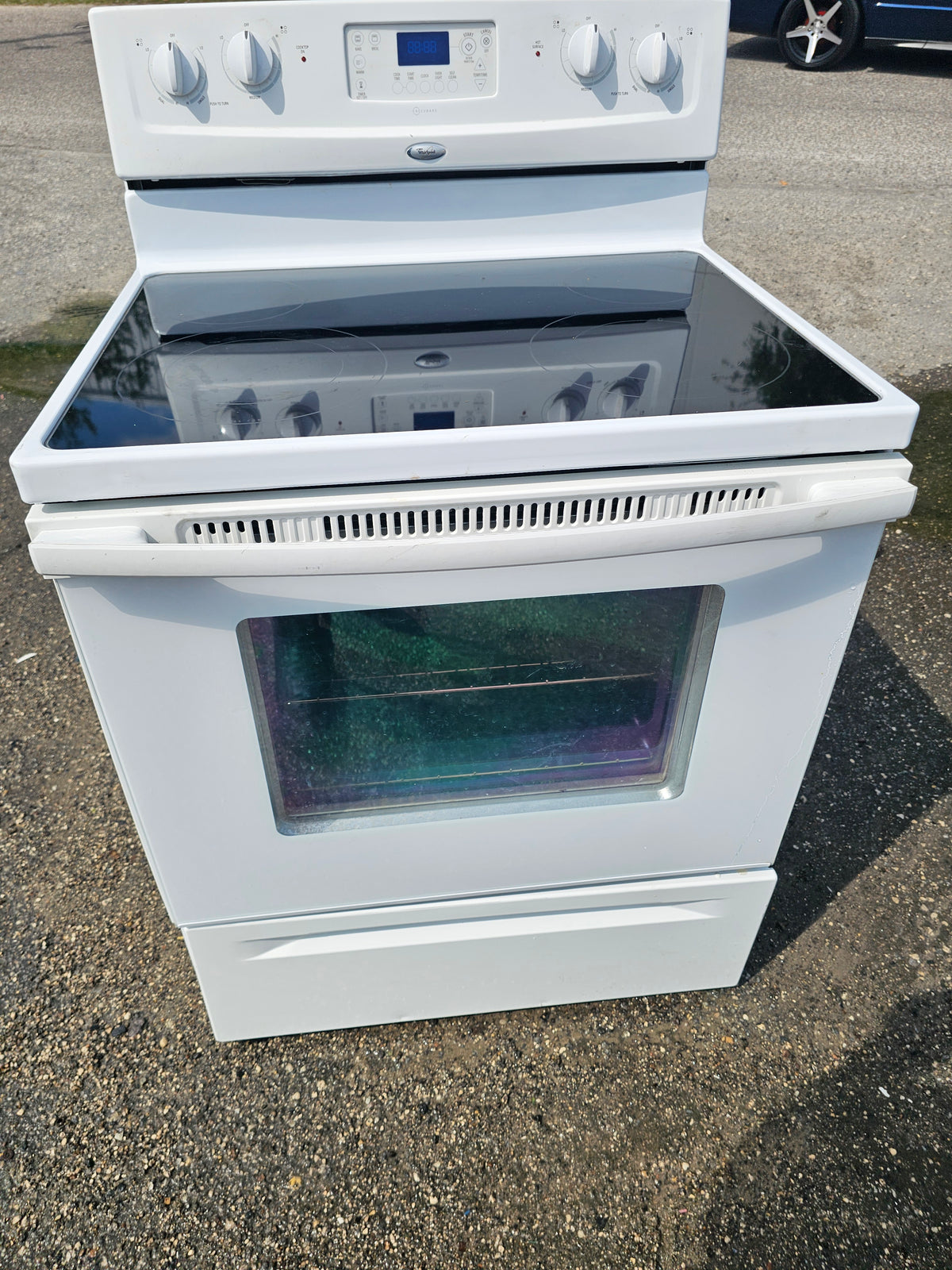 Whirlpool White Electric Stove