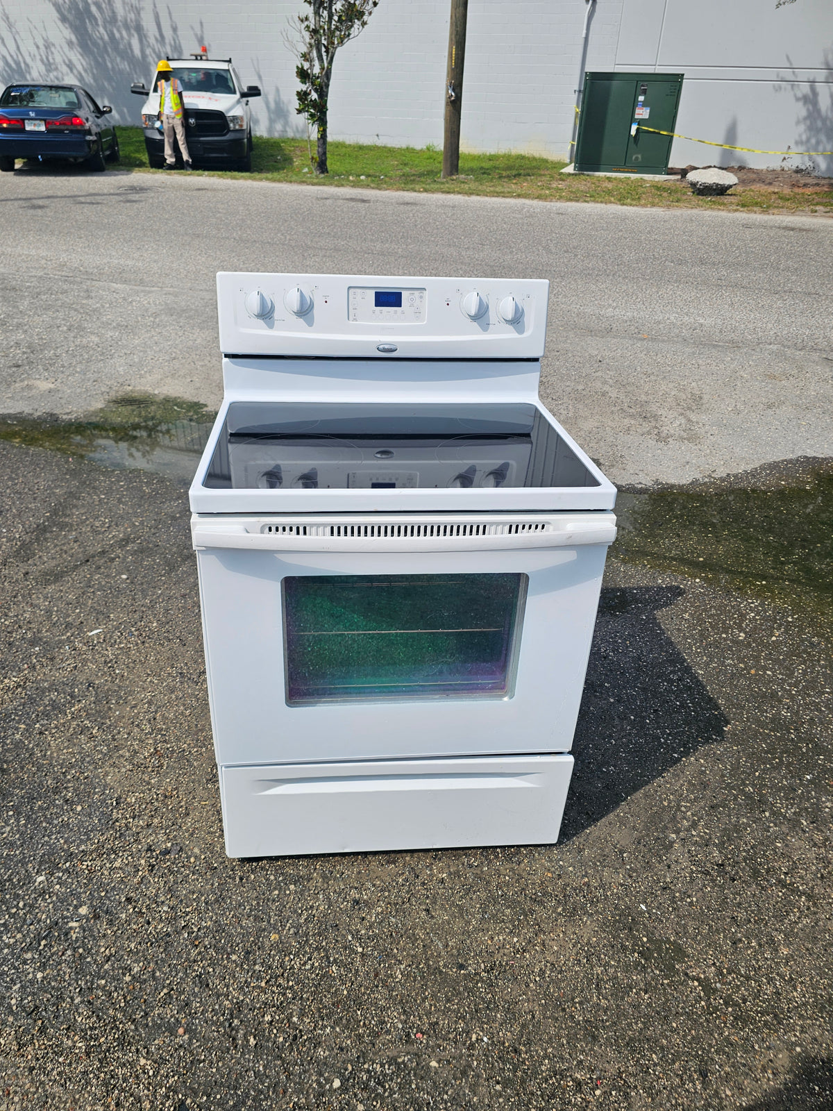 Whirlpool White Electric Stove