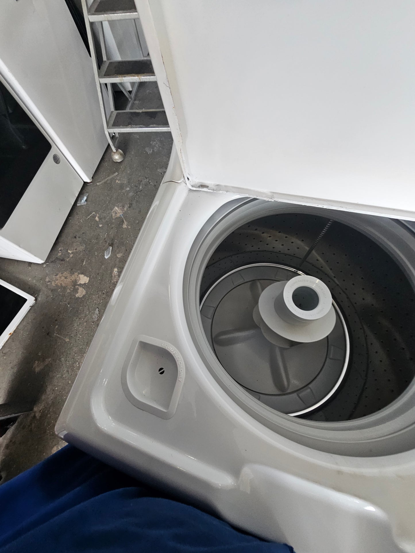 GE HTW240ASK6WS Top-Load Washer