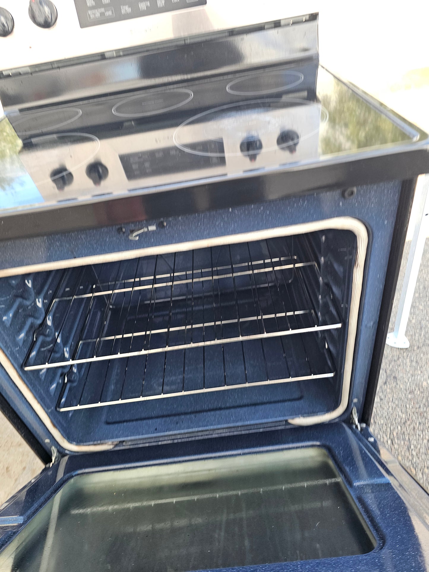 Samsung 30" Freestanding Electric Range with Smooth Cooktop
