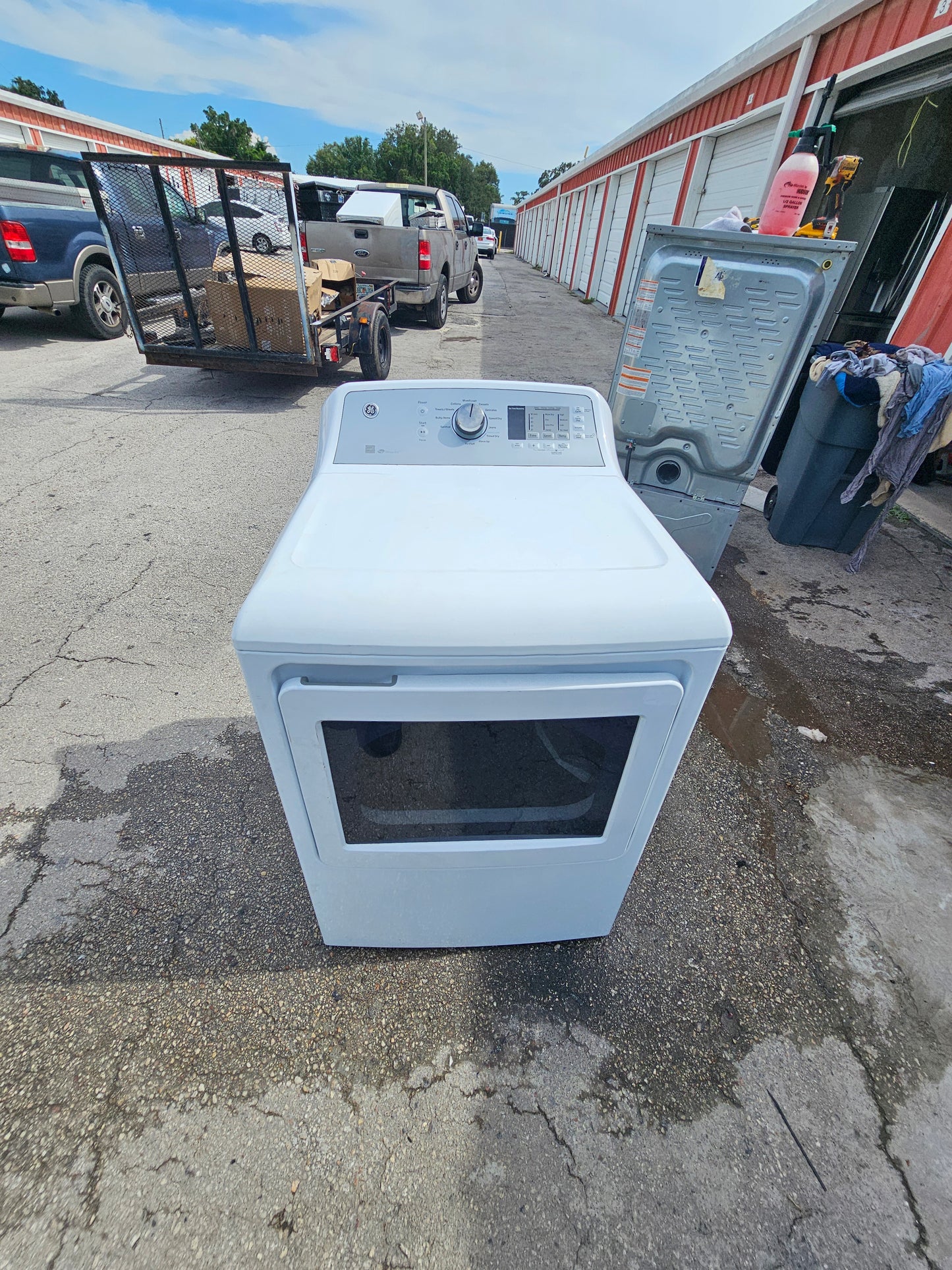 GE 7.4 cu. ft. Capacity Electric Dryer with HE Sensor Dry