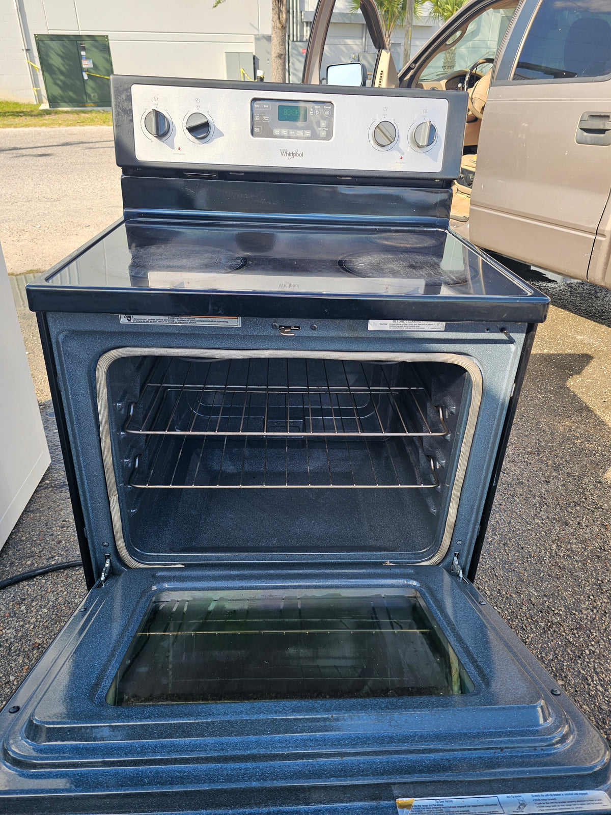 Whirlpool 30-Inch Freestanding Electric Range