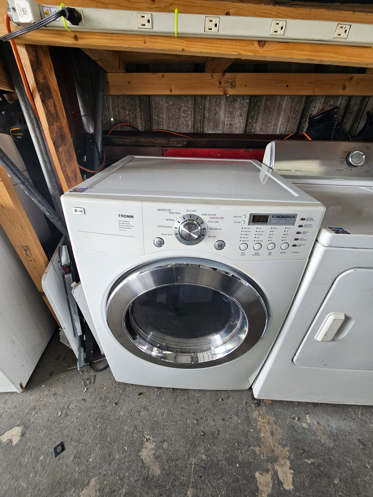 LG DLE5977W Electric Dryer