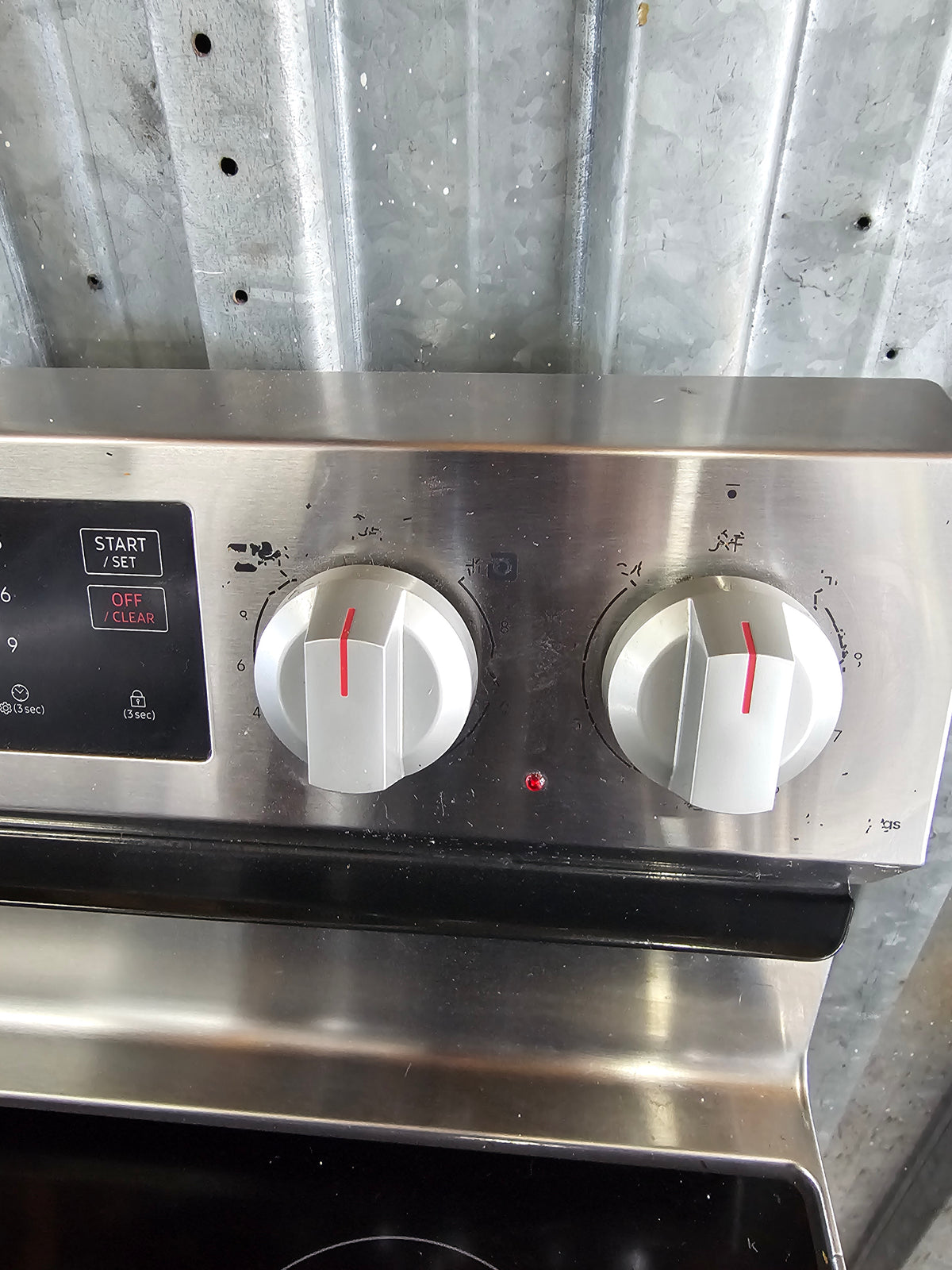 Samsung NE63A6311SS Smart Freestanding Electric Range