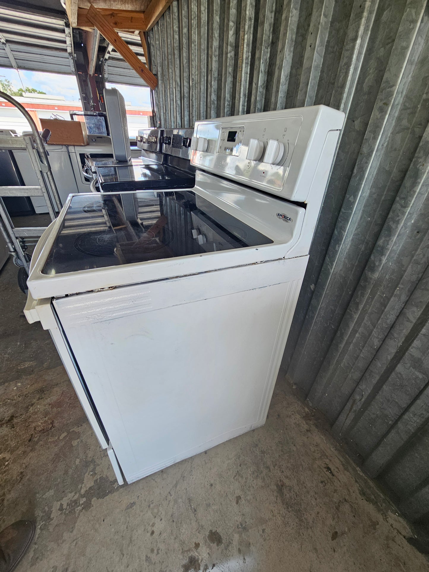 Whirlpool 30" Freestanding Electric Range