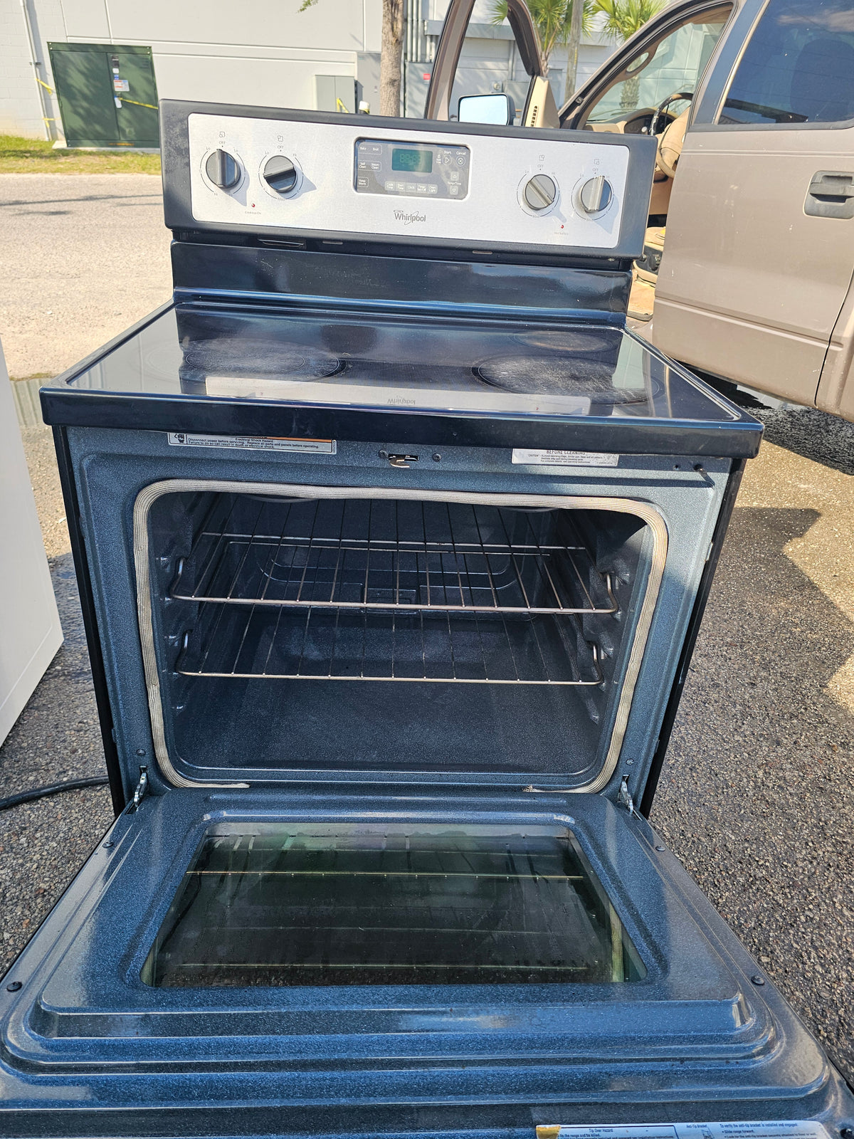 Whirlpool 30-Inch Freestanding Electric Range