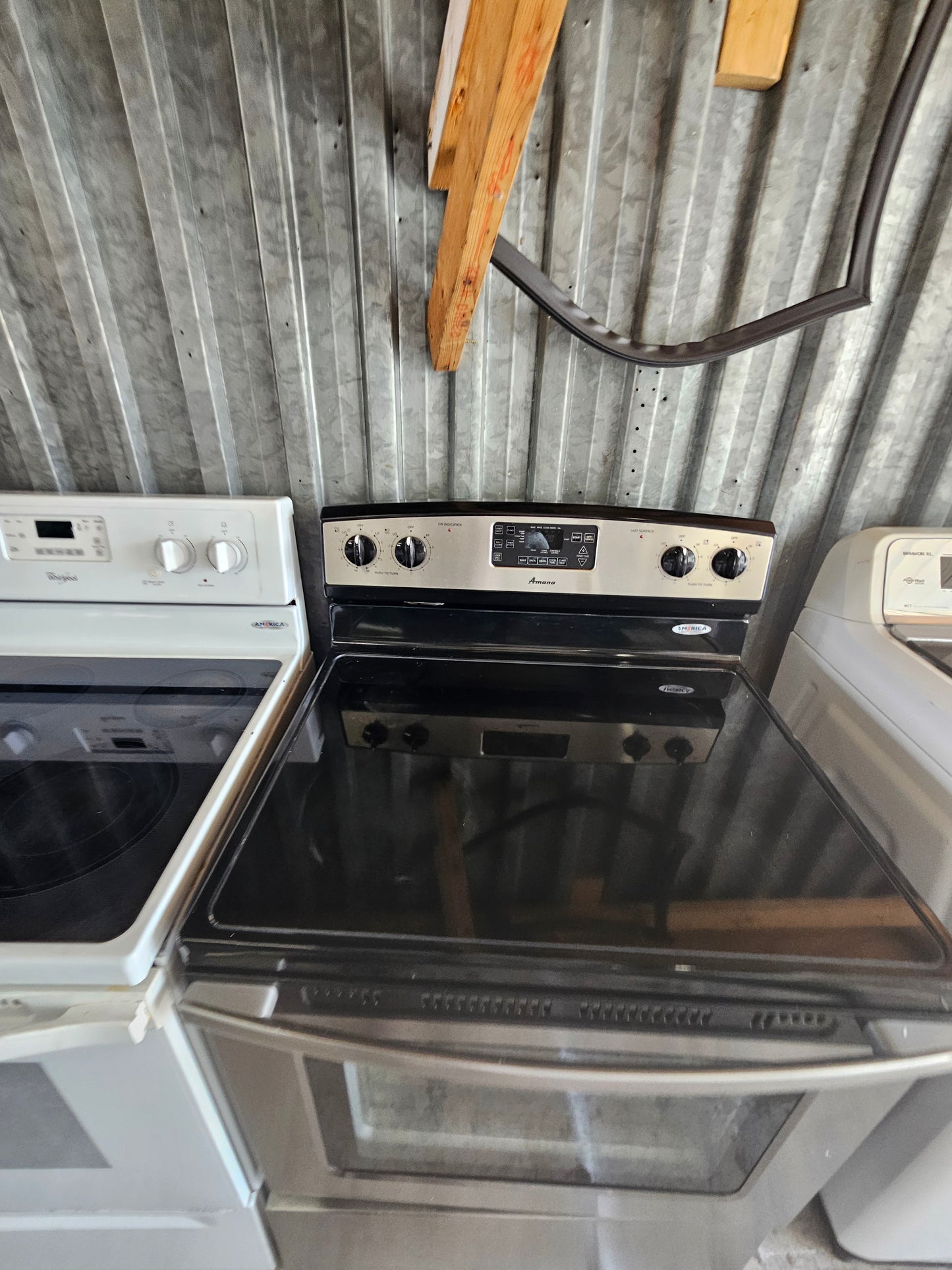 Amana 30" Freestanding Electric Range