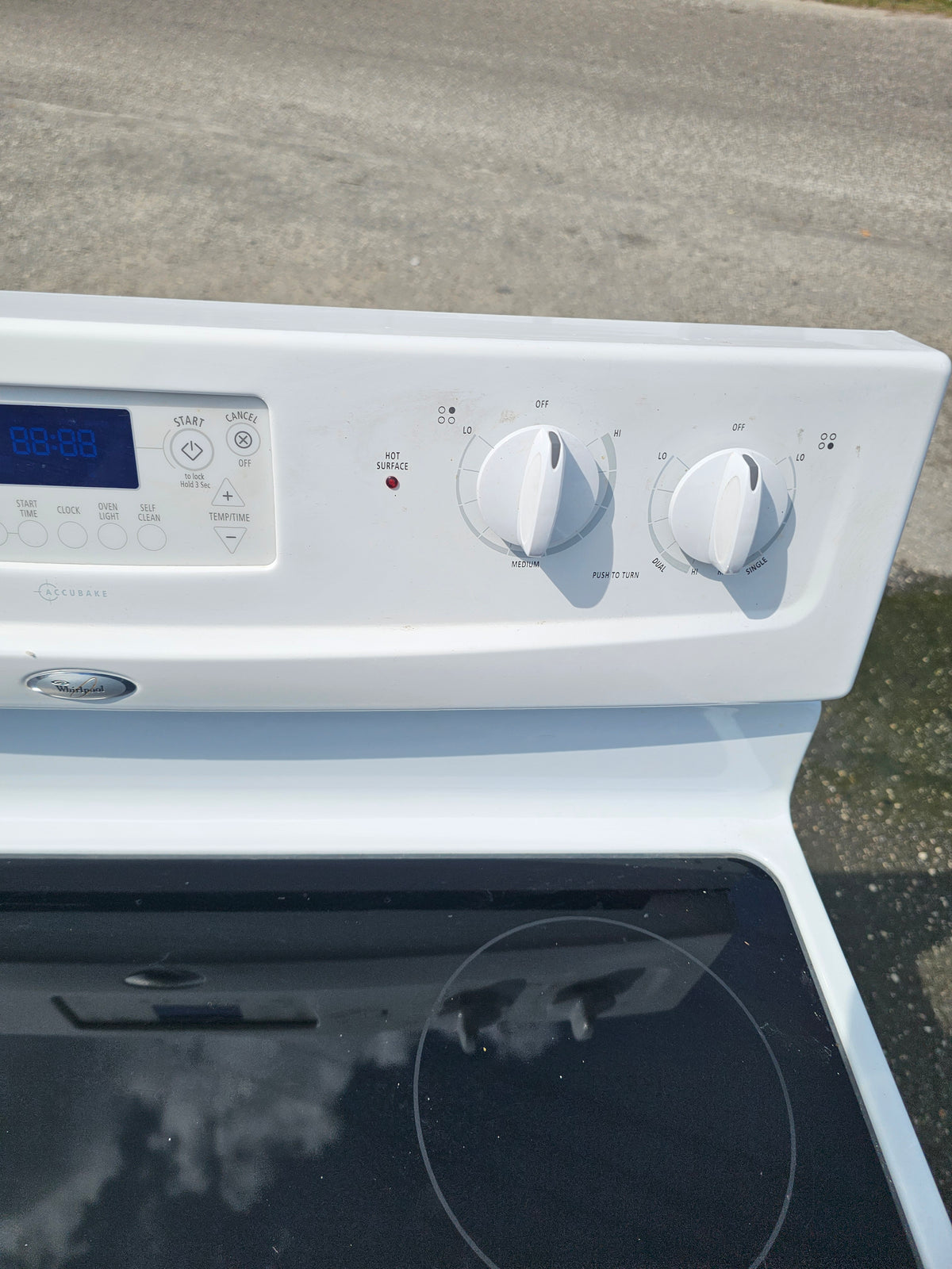 Whirlpool White Electric Stove
