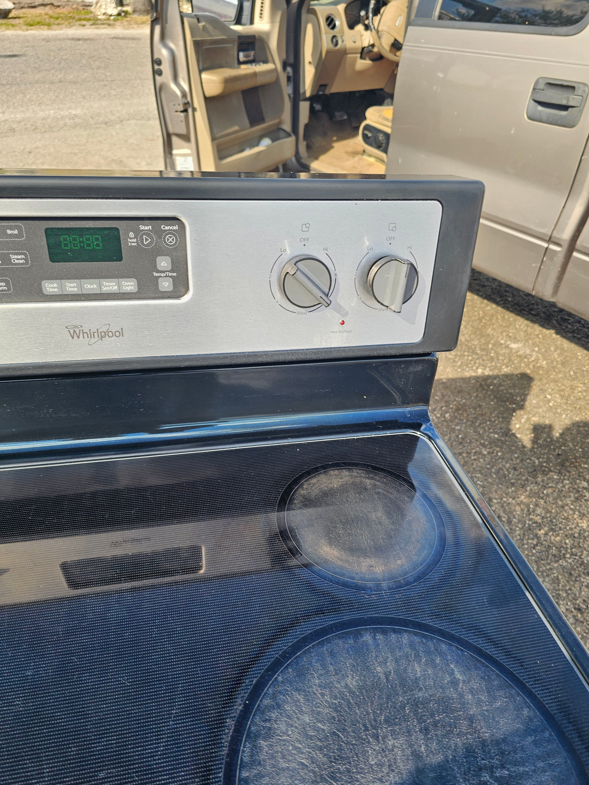 Whirlpool 30-Inch Freestanding Electric Range